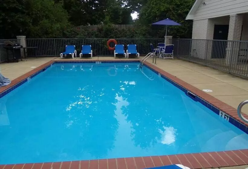 Intown Suites Extended Stay Auburn Al