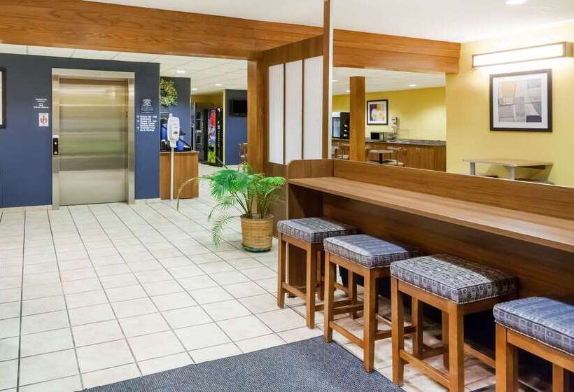 Microtel Inn & Suites