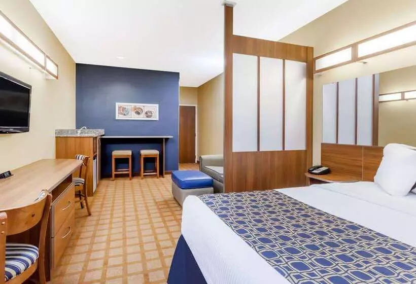 Microtel Inn & Suites