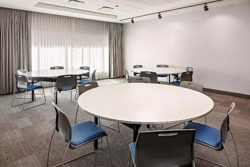 Отель Aloft Chapel Hill