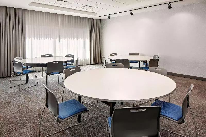 Отель Aloft Chapel Hill