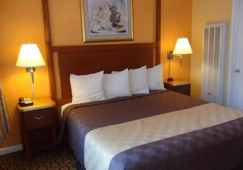 Hotelli Alpine Inn & Spa