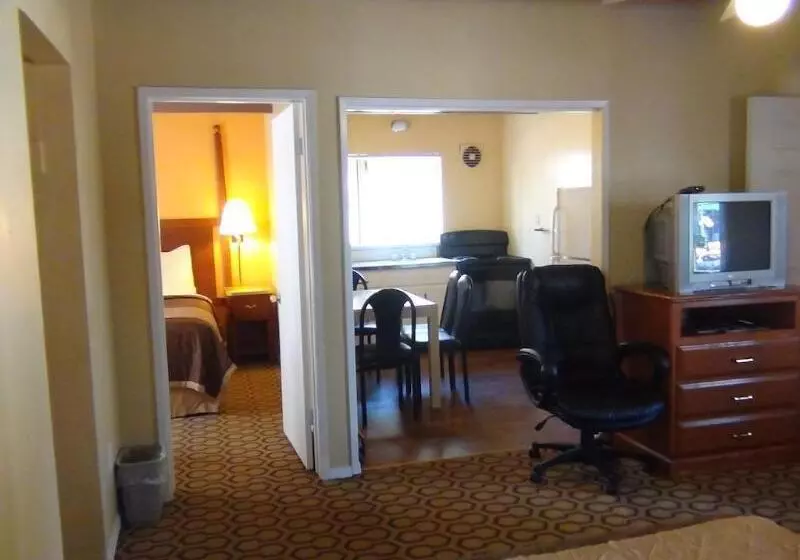 Hotelli Alpine Inn & Spa