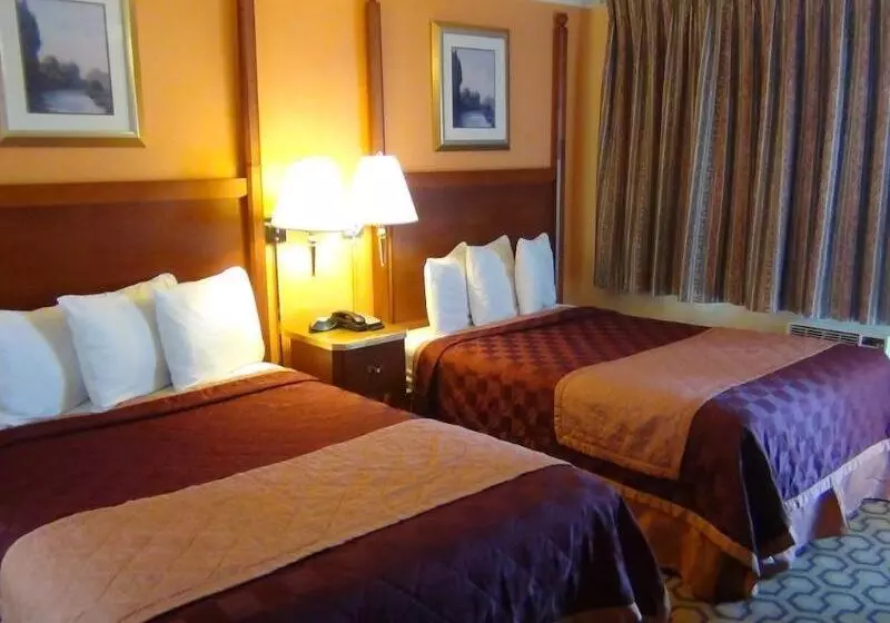 Hotelli Alpine Inn & Spa