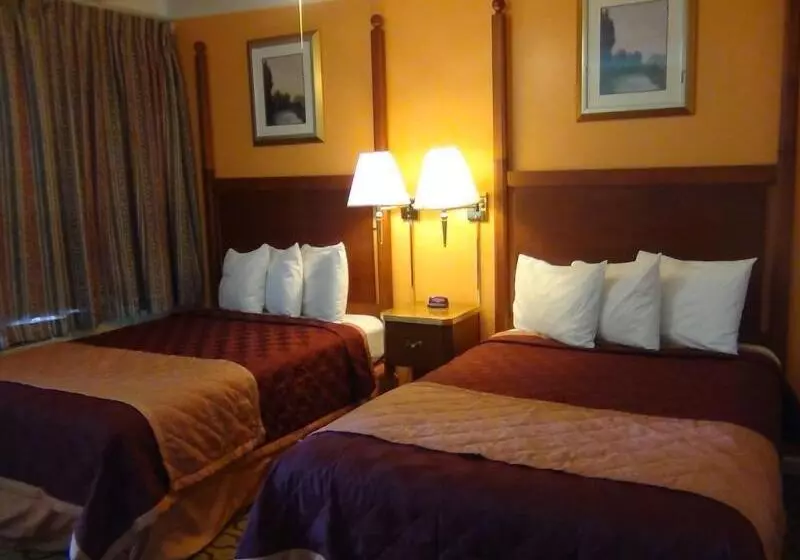 Hotelli Alpine Inn & Spa