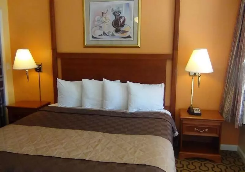 Hotelli Alpine Inn & Spa