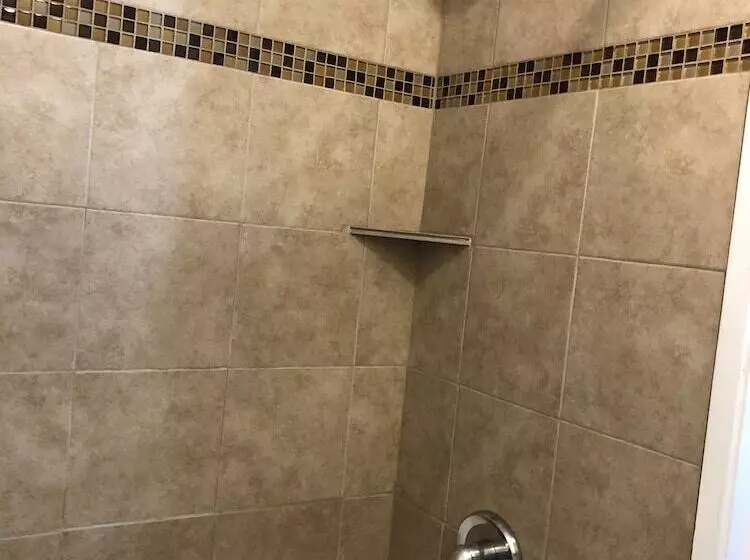 Hotelli Alpine Inn & Spa