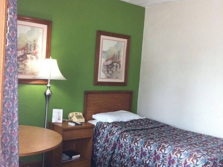 酒店 East Street Inn & Suites