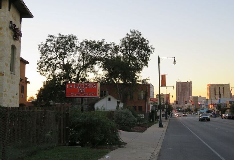 호텔 La Hacienda Inn