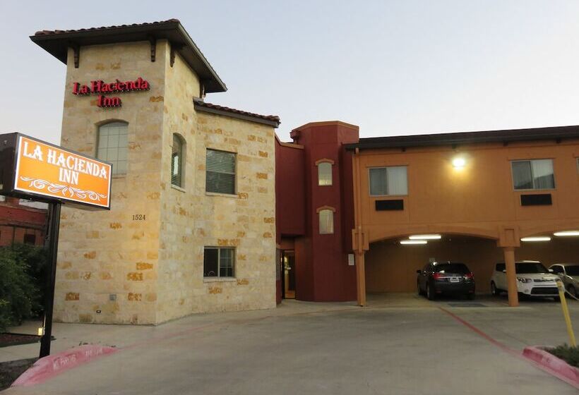 호텔 La Hacienda Inn