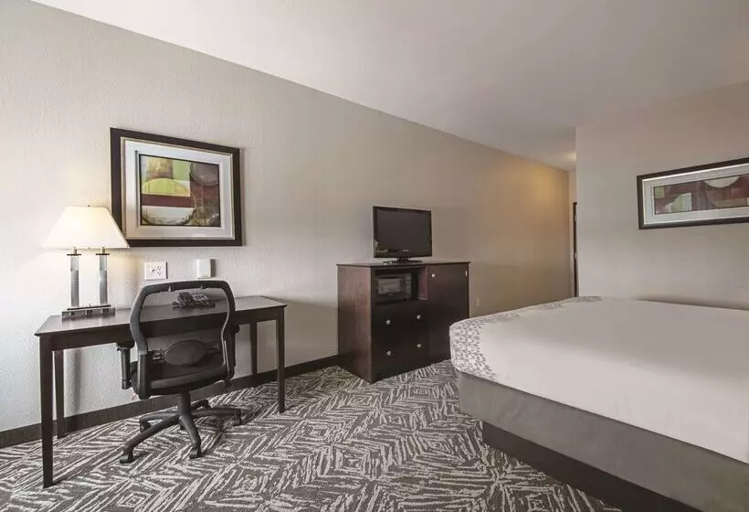 هتل La Quinta By Wyndham Mckinney