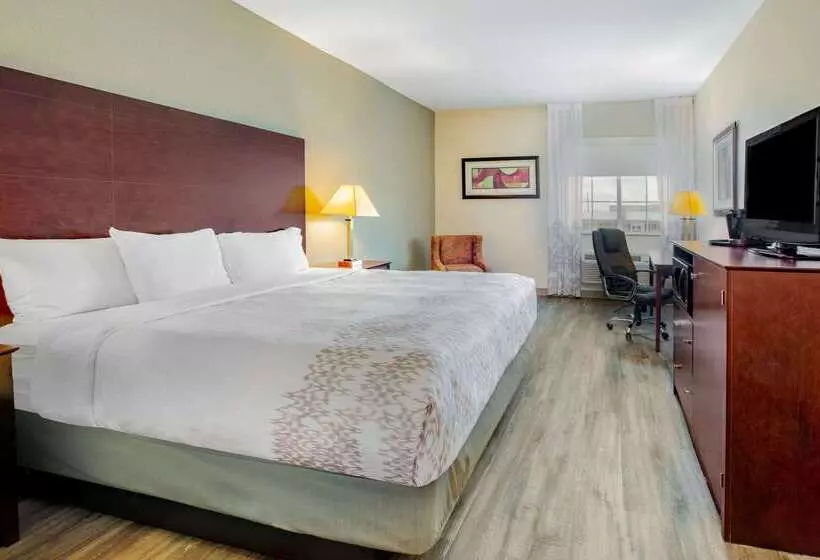 هتل La Quinta By Wyndham Mckinney