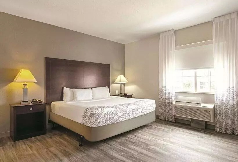 هتل La Quinta By Wyndham Mckinney