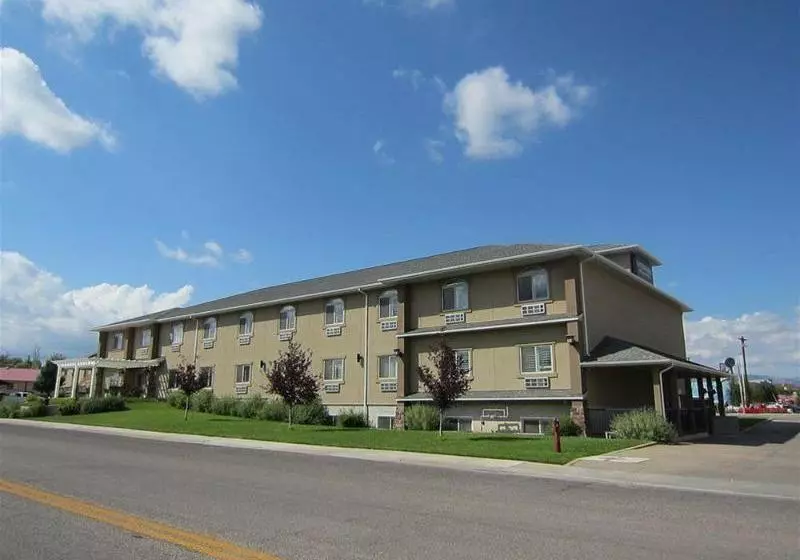 酒店 The Landmark Inn & Suites