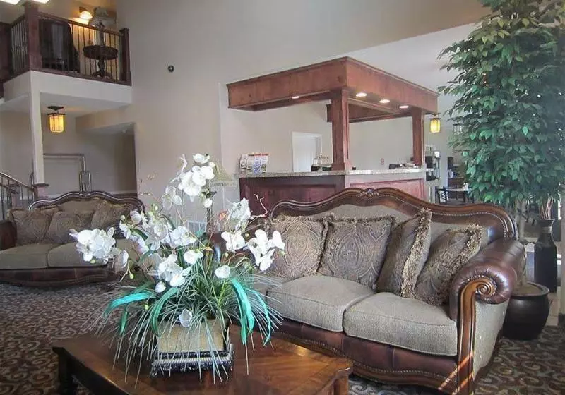 酒店 The Landmark Inn & Suites