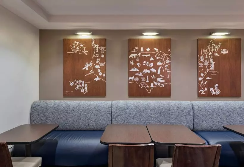 Отель Towneplace Suites By Marriott Monroe