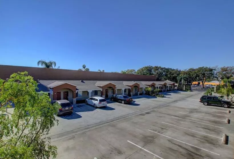 汽车旅馆 West Coast Inn Near Gem Theatre