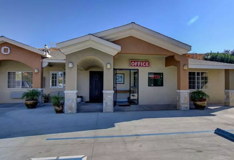 汽车旅馆 West Coast Inn Near Gem Theatre