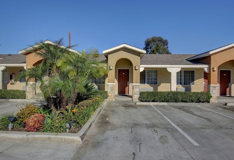 모텔 West Coast Inn   Near Gem Theatre