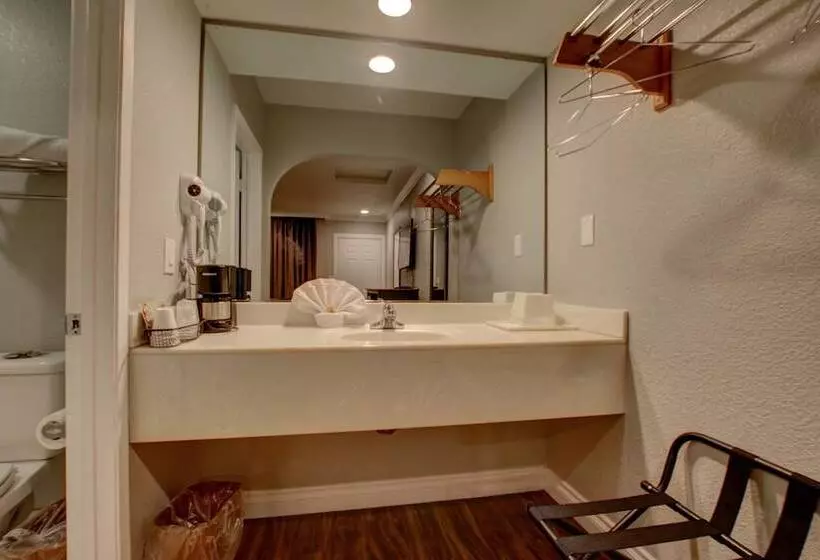 汽车旅馆 West Coast Inn Near Gem Theatre