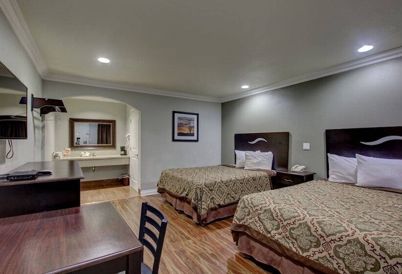 모텔 West Coast Inn   Near Gem Theatre