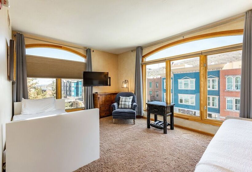 The Caledonian By All Seasons Resort Lodging