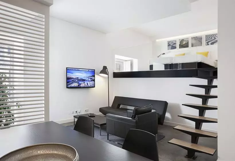 Hello Lisbon Santa Apolonia