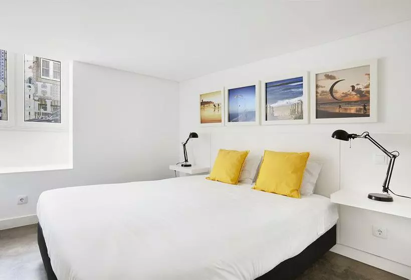 Hello Lisbon Santa Apolonia