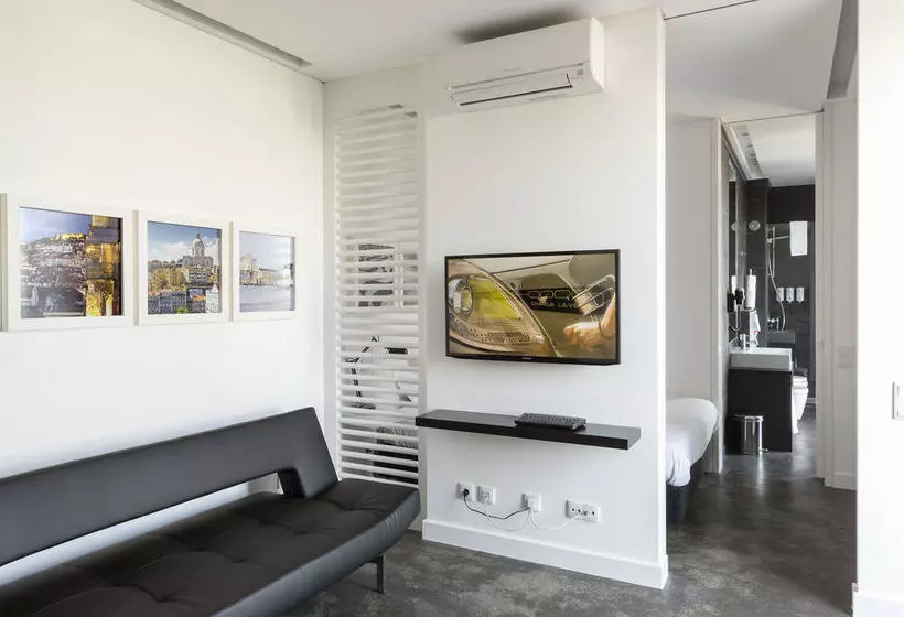 Hello Lisbon Santa Apolonia