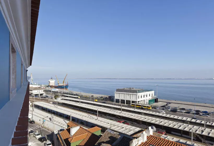 Hello Lisbon Santa Apolonia