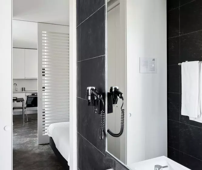 Hello Lisbon Santa Apolonia