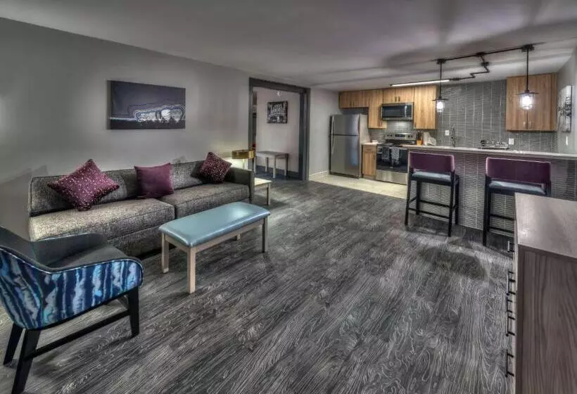 Hotel Aiden By Best Western South Reno