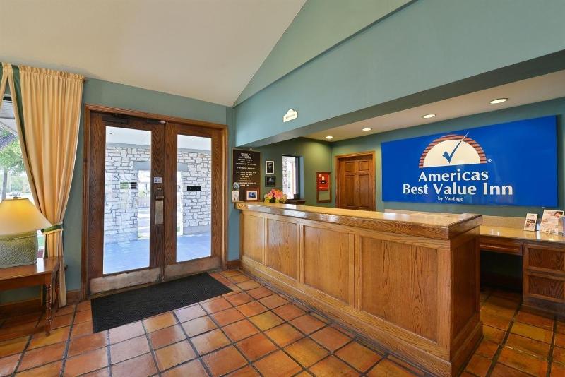 호텔 Americas Best Value Inn Columbus