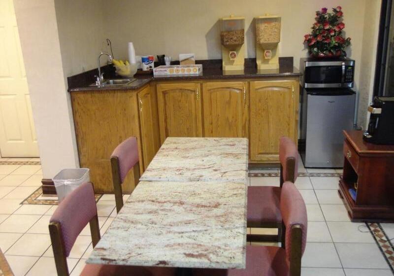 בית מלון כפרי Budget Inn