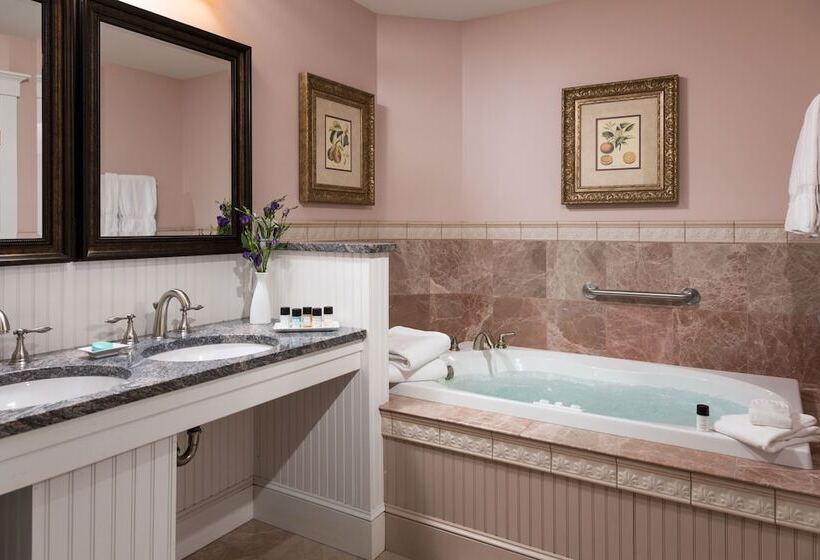 فندق Grand Harbor Inn