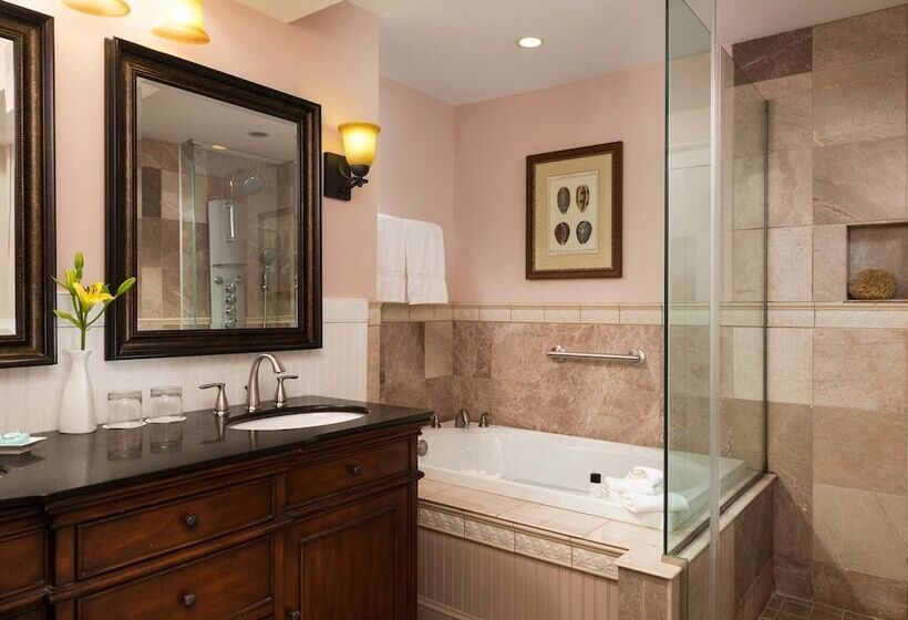 فندق Grand Harbor Inn