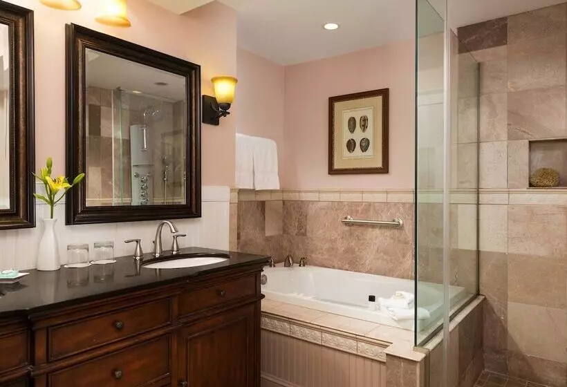 Otel Grand Harbor Inn