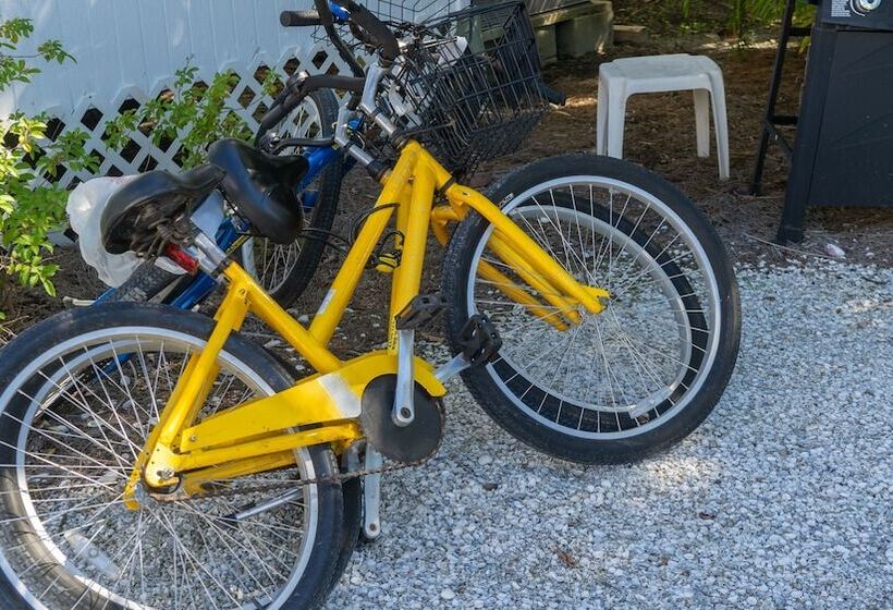 فندق Gulf Breeze Cottages