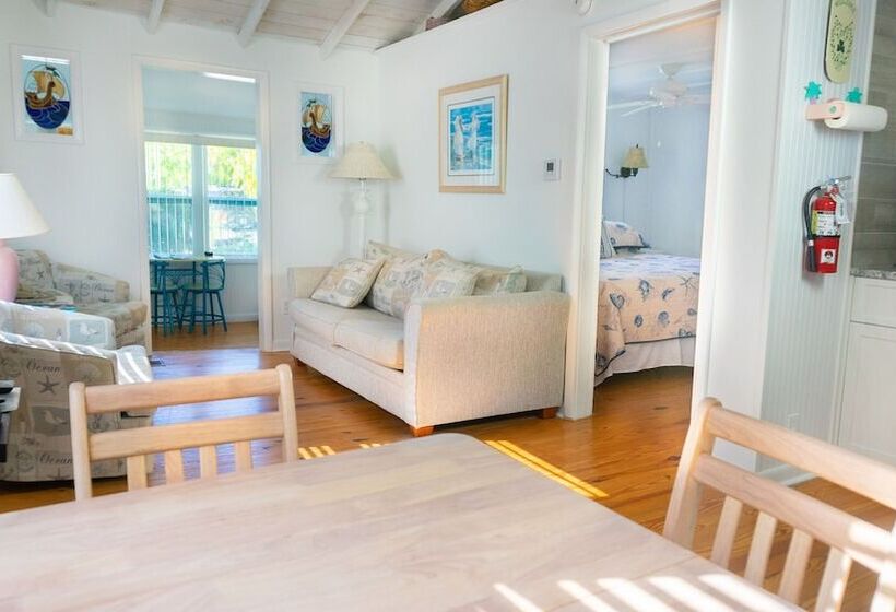 فندق Gulf Breeze Cottages