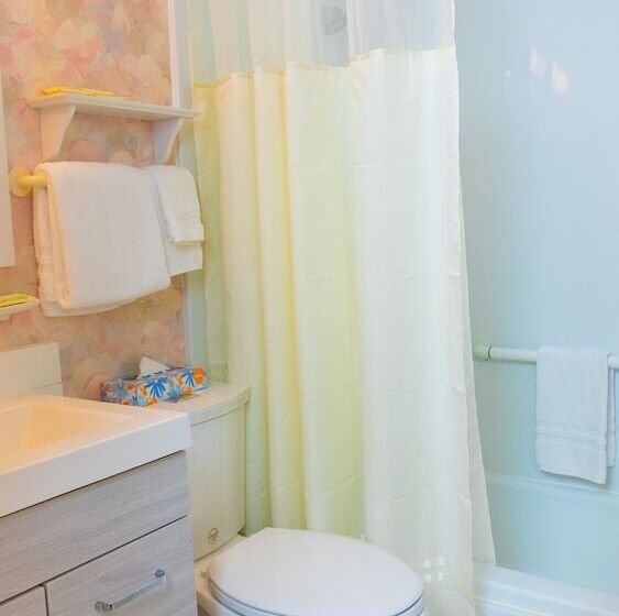 فندق Gulf Breeze Cottages