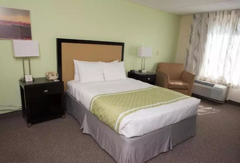 Hope Hotel And Richard C. Holbrooke Conference Center