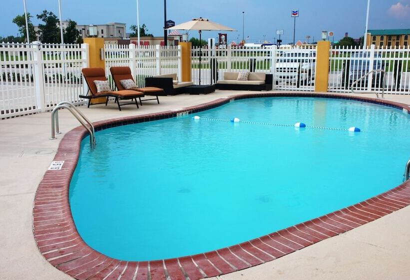 فندق La Quinta By Wyndham Gonzales La