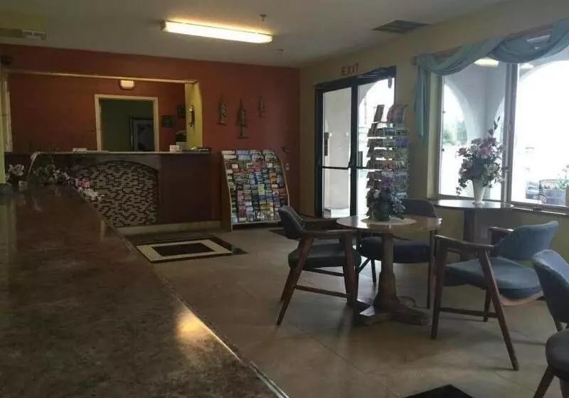 Отель Timberland Inn & Suites