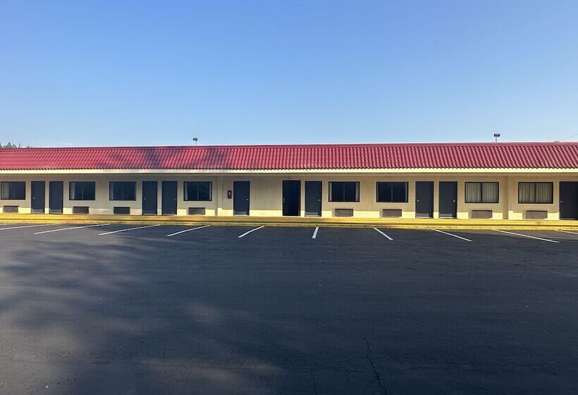 בית מלון כפרי Timberland Inn & Suites