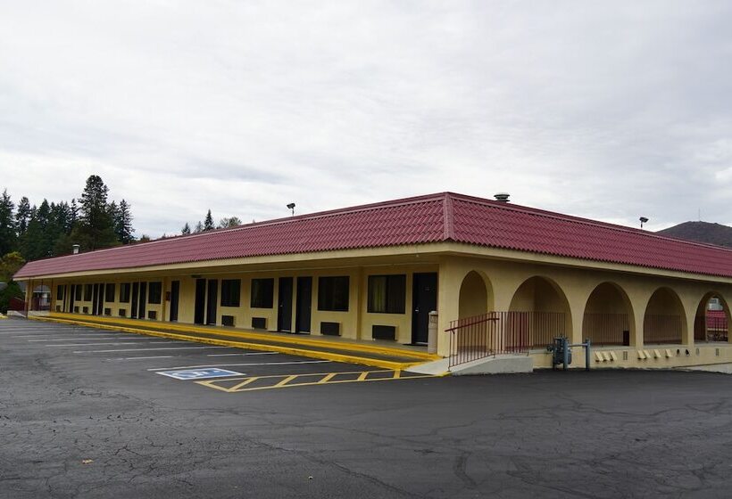 בית מלון כפרי Timberland Inn & Suites