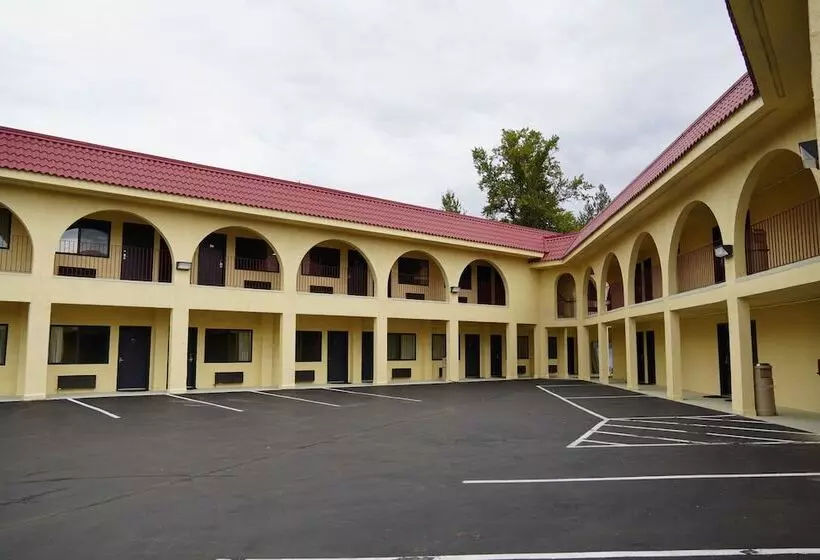 Отель Timberland Inn & Suites