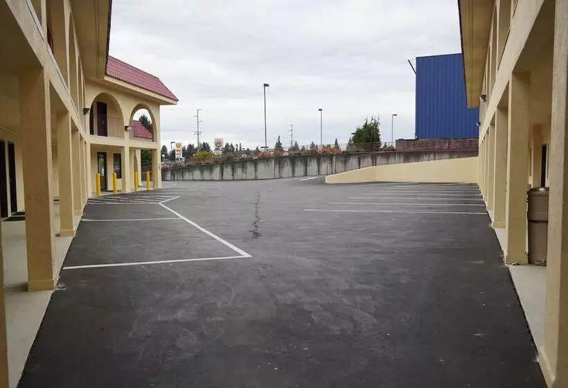 Отель Timberland Inn & Suites