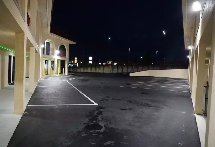 Отель Timberland Inn & Suites