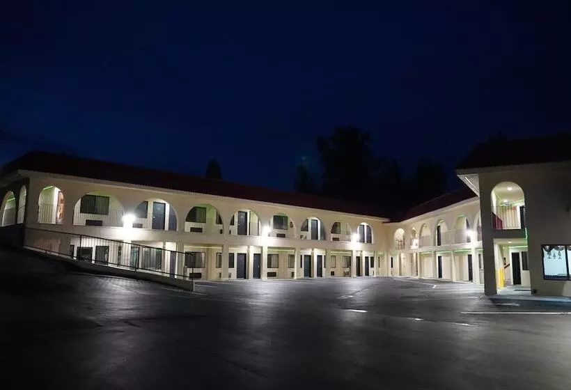 Отель Timberland Inn & Suites