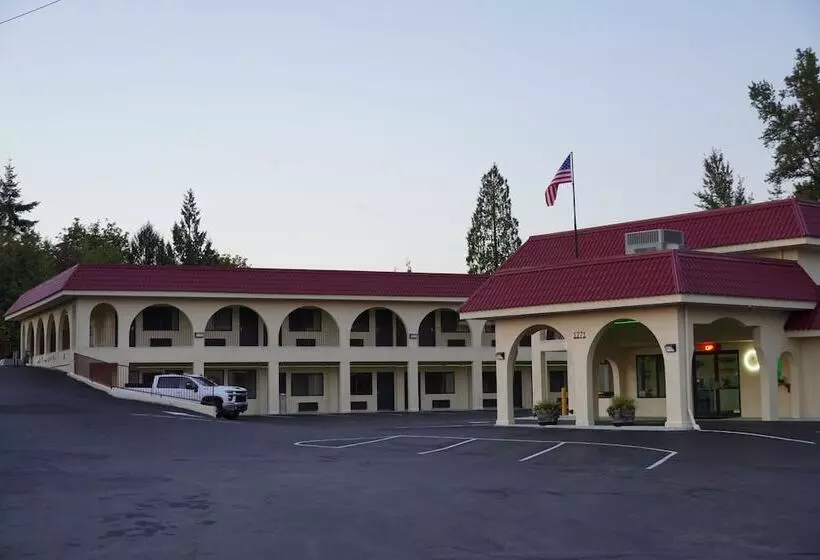 Отель Timberland Inn & Suites